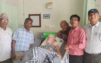नेपाललाई नै घर बनाएका 'पुतली बाजे'को स्वास्थ्य अवस्था नाजुक, उपचारमा सरकारको बेवास्ता  